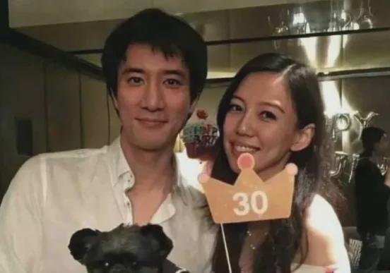 王力宏五个爆料是谁啊视频,揭秘王力宏“五个爆料”背后的神秘人物